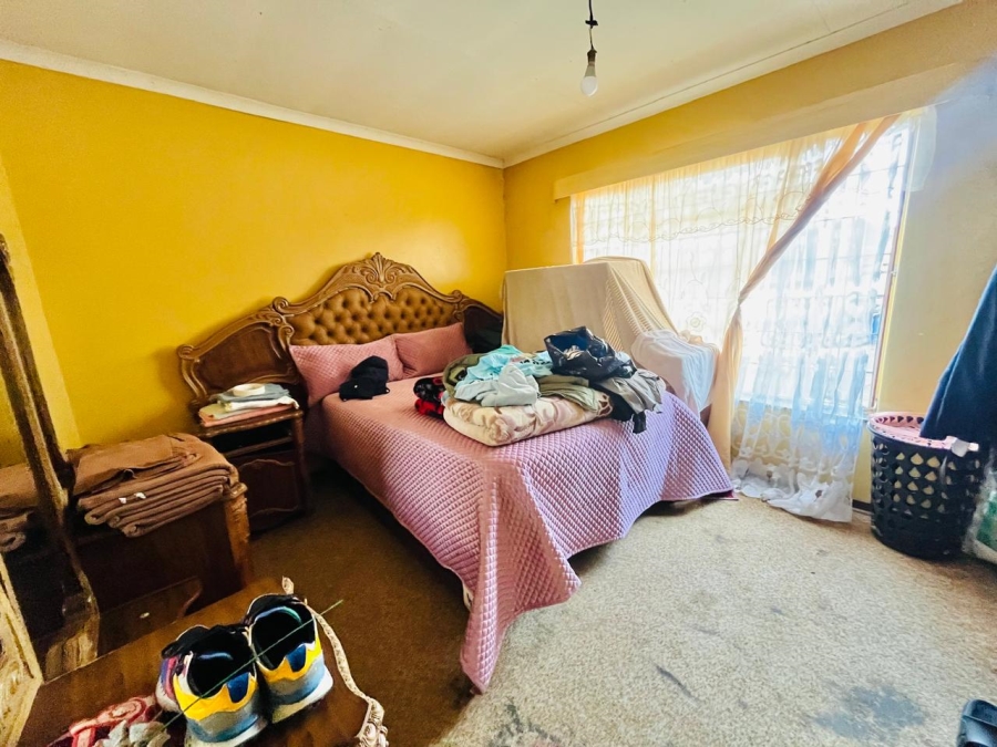 3 Bedroom Property for Sale in Molifi Tau Kloof Free State